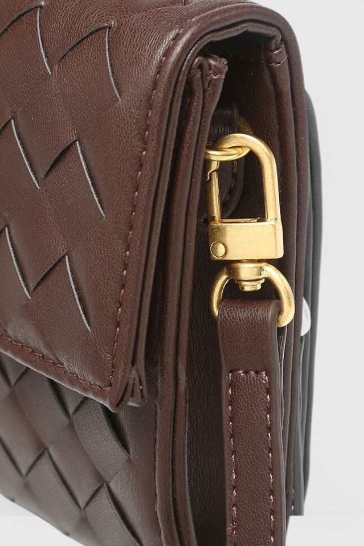 Clutch Melanie con Elegante Detalle de Nudo Dorado