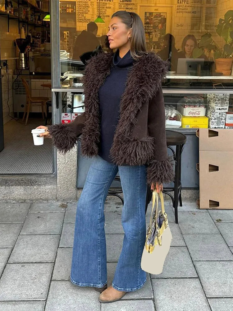 Abrigo de peluche sintético con margaritas