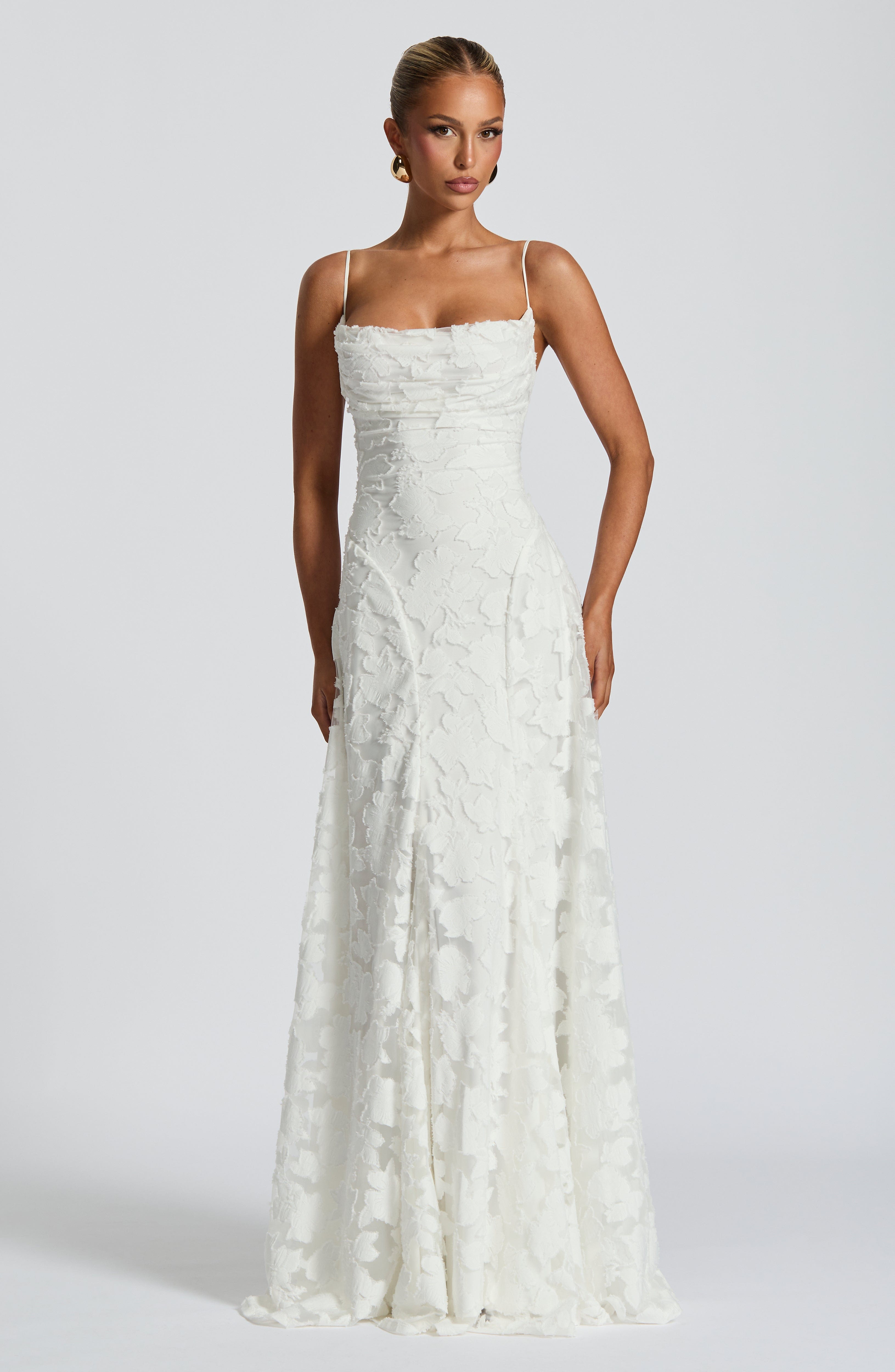 Vestido Clara Léon – Elegancia Fluida